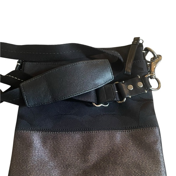 Coach Black Signature Cross Body Swing Bag F0749-40758 - Picture 8 of 9